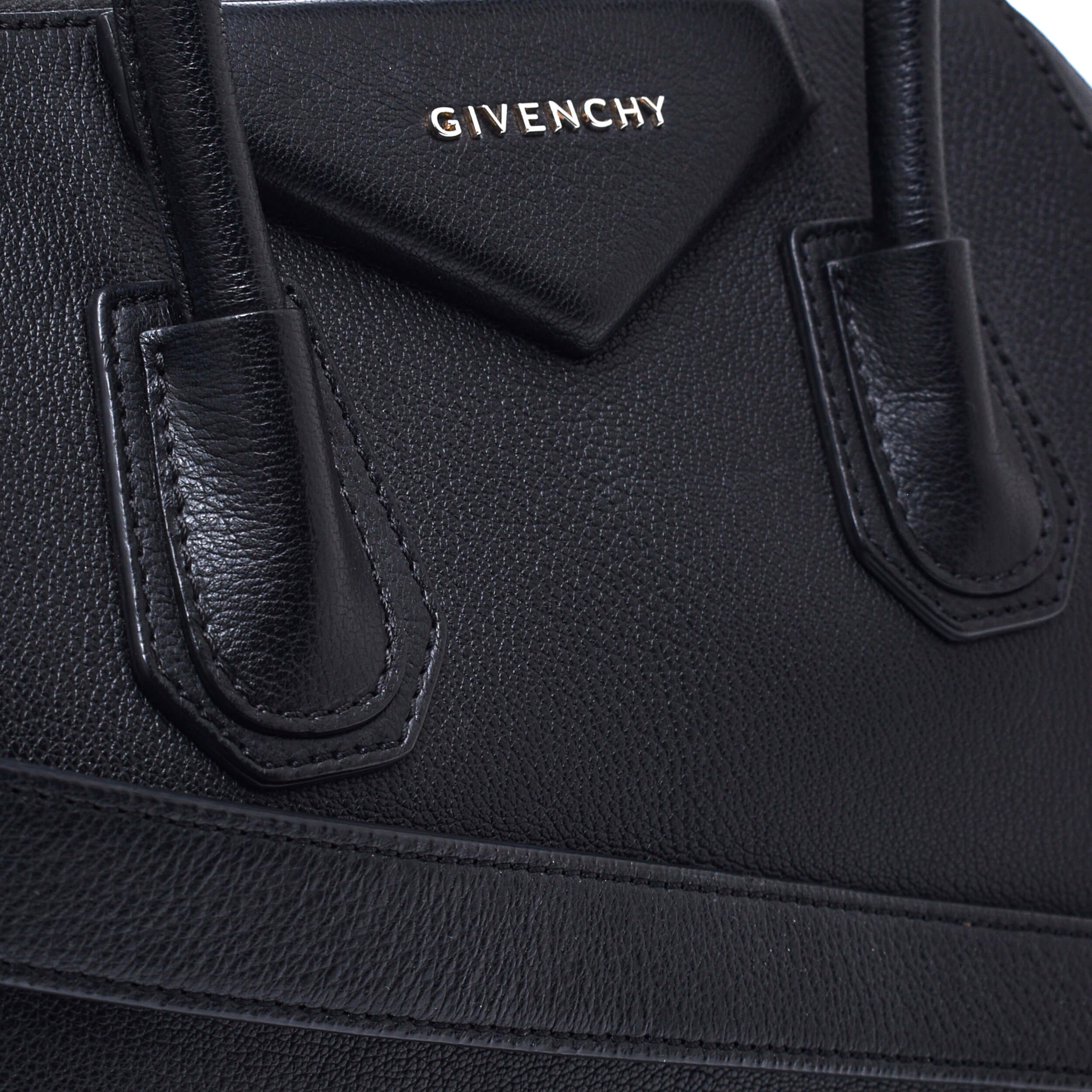 Givenchy - Black Leather Small Antigona Bag II